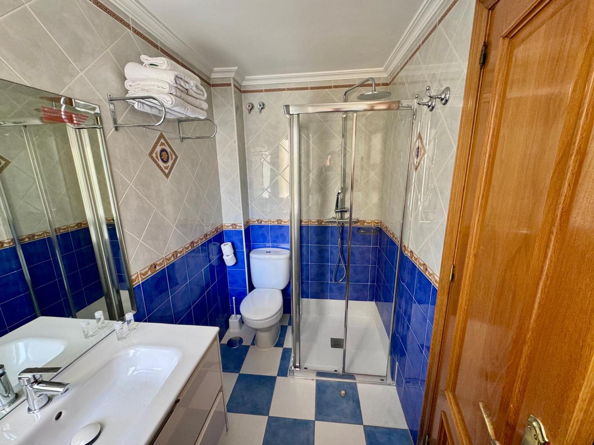 Apartamentos Nina De Oro Torremolinos Exteriör bild