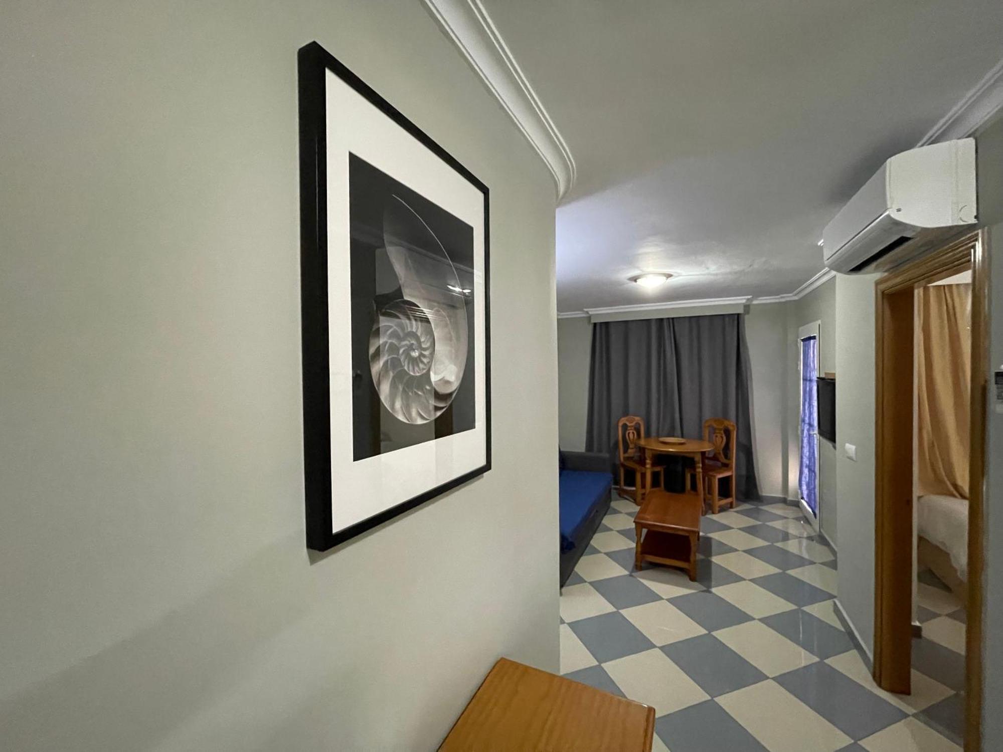 Apartamentos Nina De Oro Torremolinos Exteriör bild
