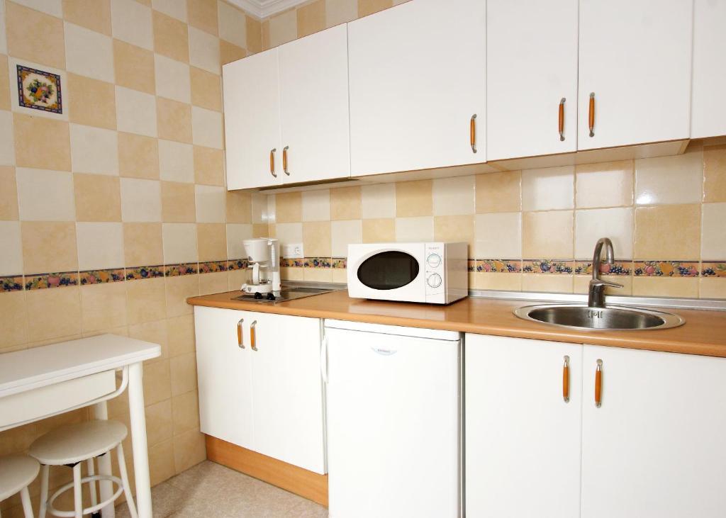 Apartamentos Nina De Oro Torremolinos Rum bild