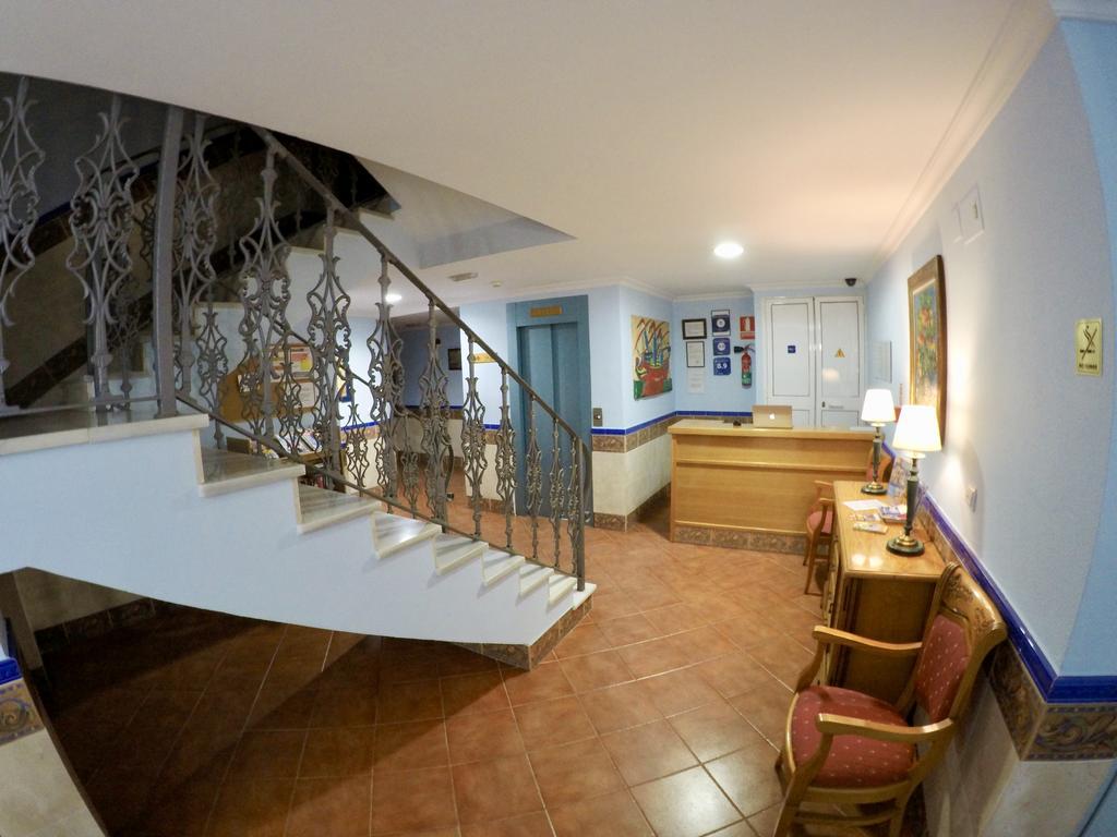 Apartamentos Nina De Oro Torremolinos Exteriör bild