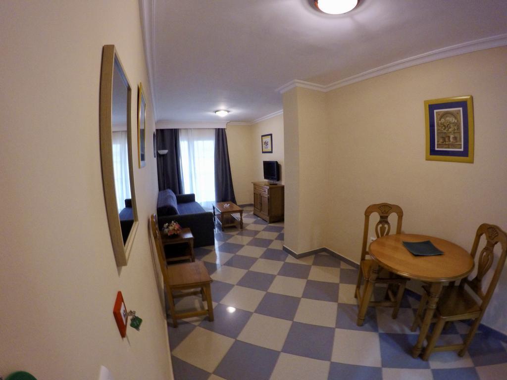 Apartamentos Nina De Oro Torremolinos Exteriör bild