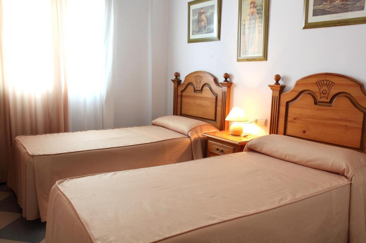 Apartamentos Nina De Oro Torremolinos Rum bild